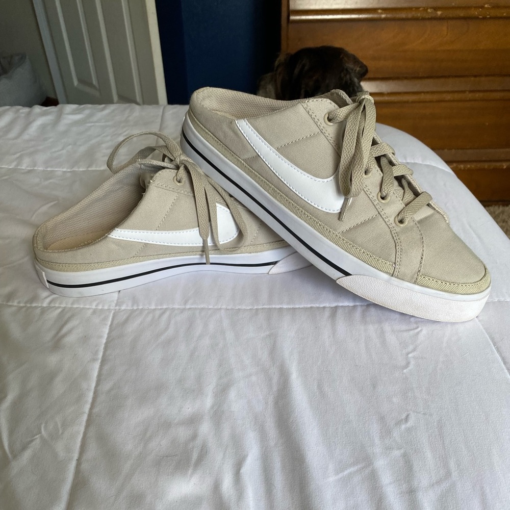 Nike court legacy shoes